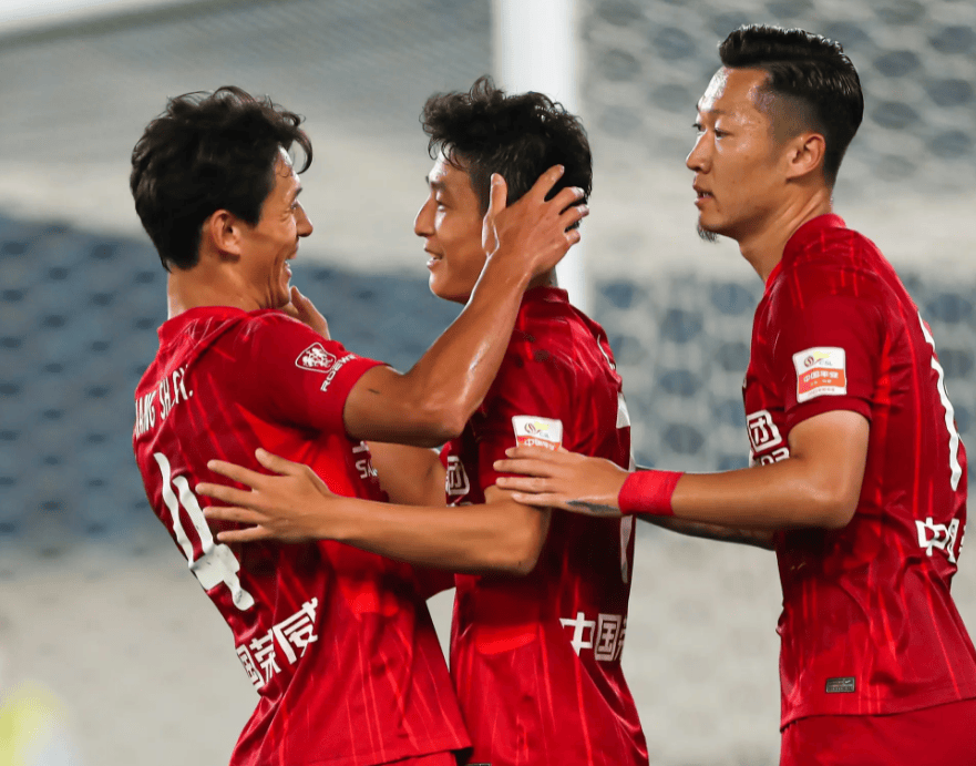 上港国脚助攻连续,展现极佳状态 上港国脚助攻连续,展现极佳状态