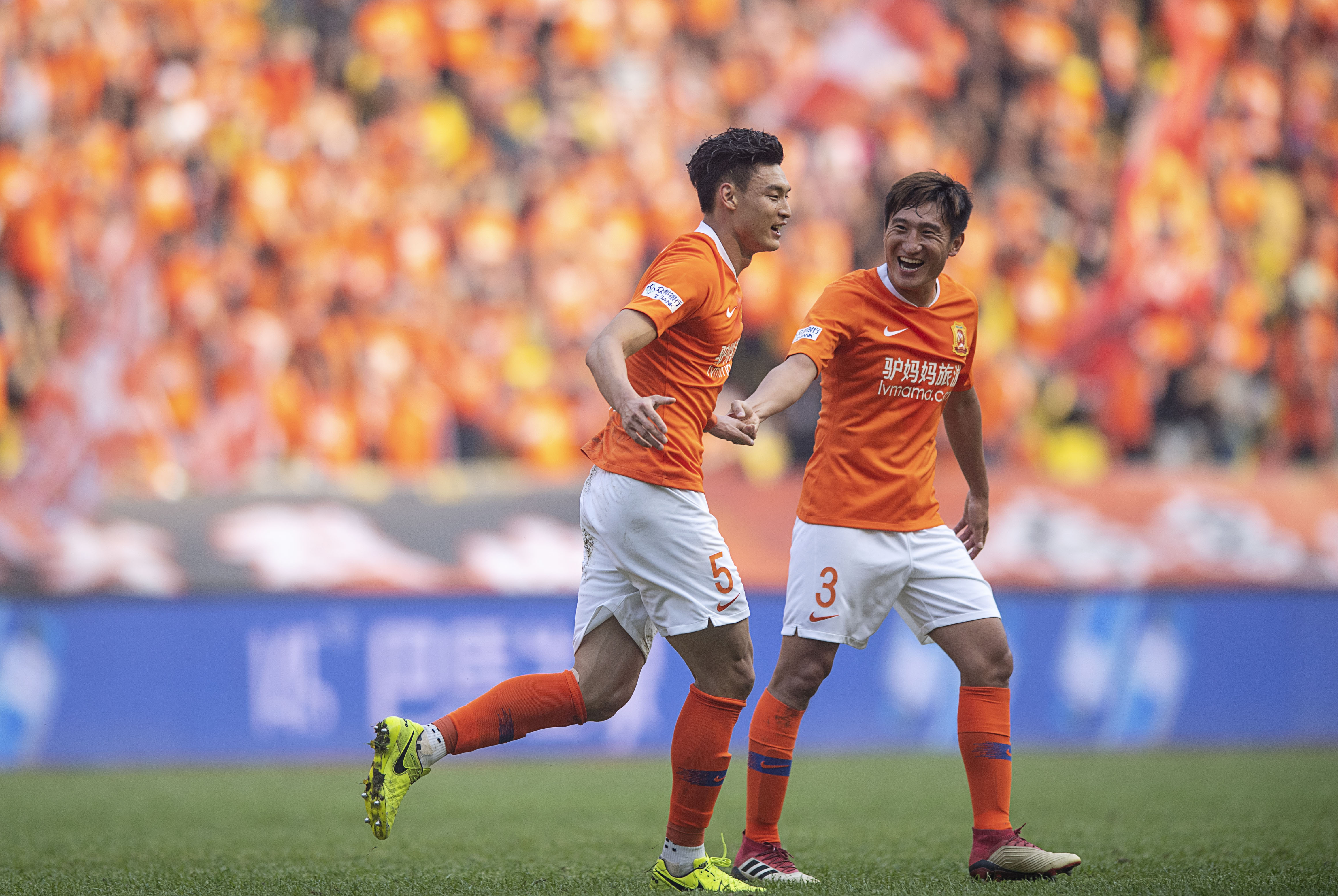 武汉卓尔取得连胜,队伍士气高昂的简单介绍 武汉卓尔取得连胜,队伍士气高昂的简单介绍