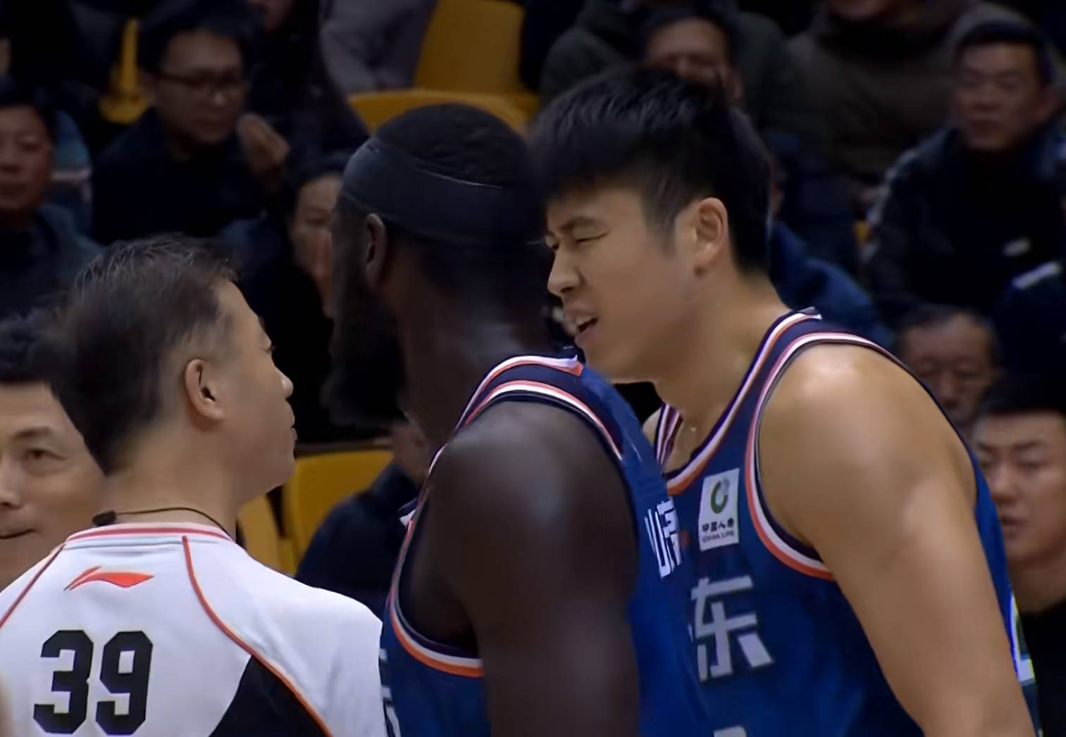 开云下载-包含球场风云再起，夺冠热门与黑马究竟谁胜出？的词条