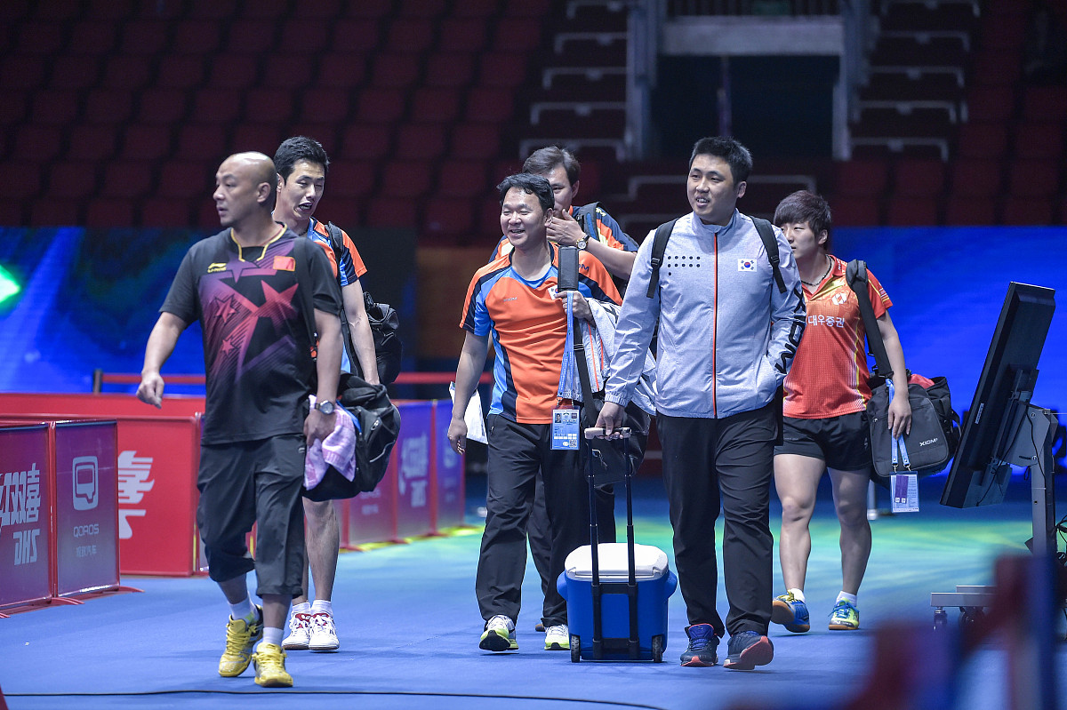 包含精湛技艺：亚洲球队在赛场上的华丽表演的词条