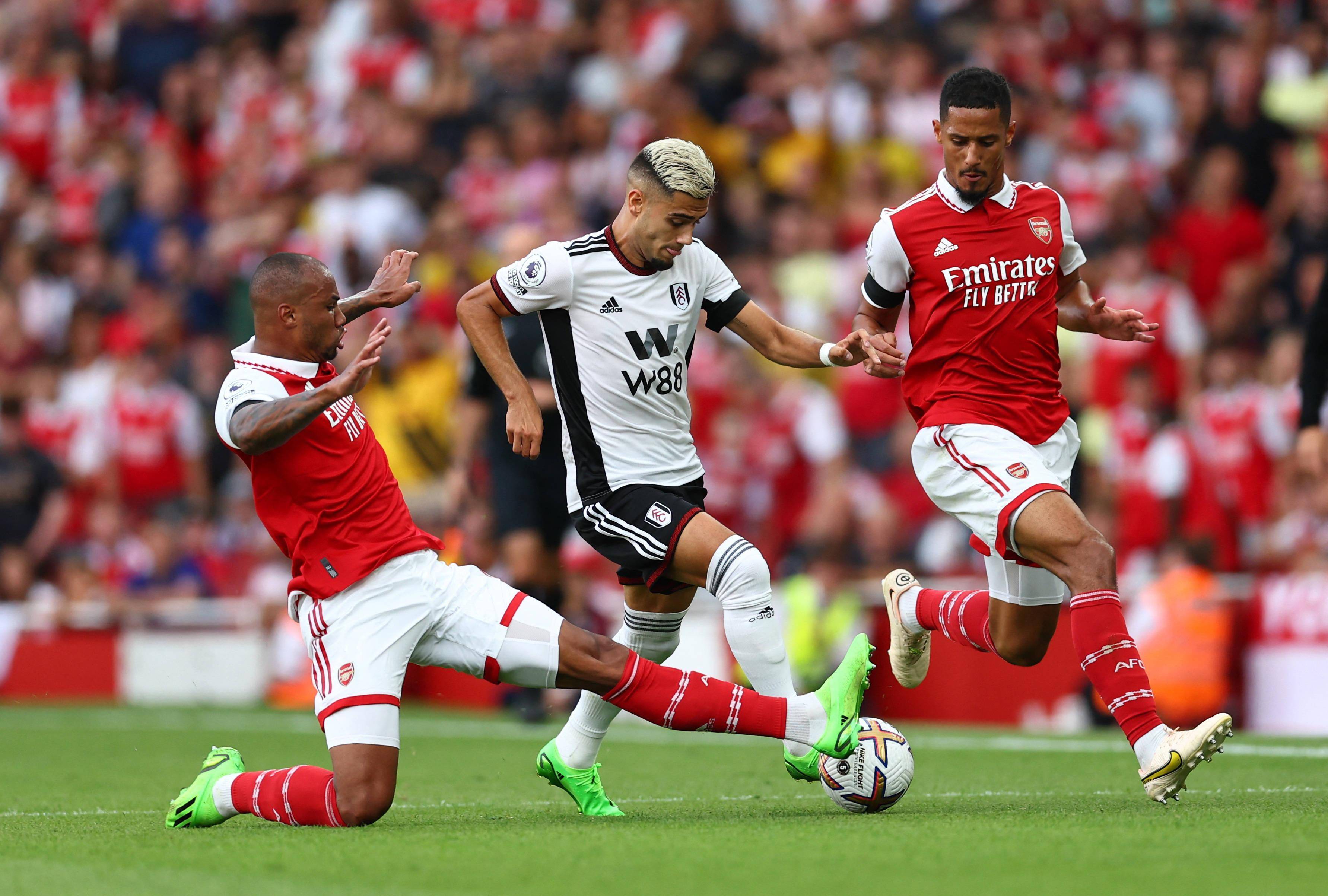 切尔西主场战平阿森纳,争夺欧冠资格激烈 切尔西主场战平阿森纳,争夺欧冠资格激烈