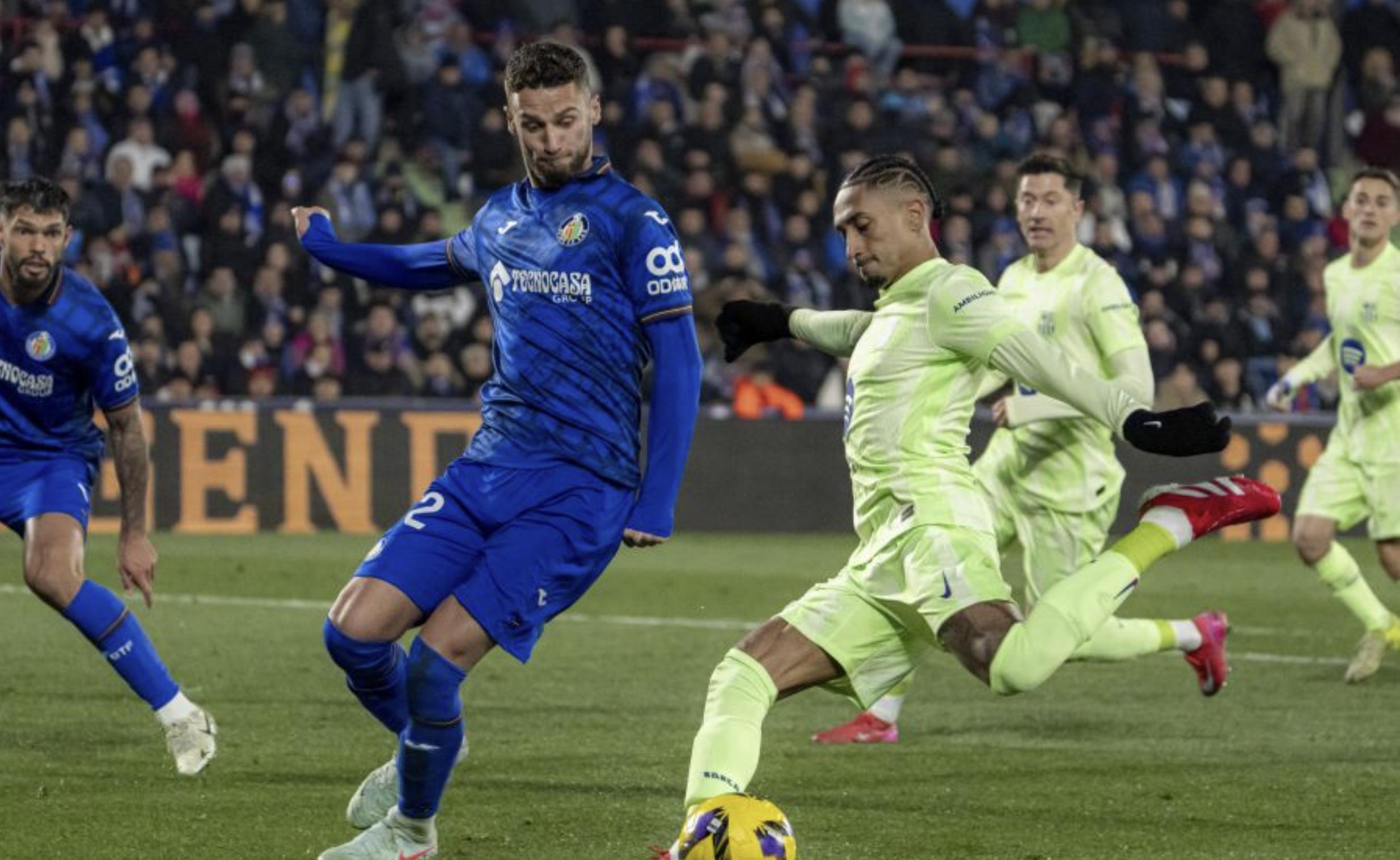 开云体育APP下载-巴萨客场失利，面临小组出线压力