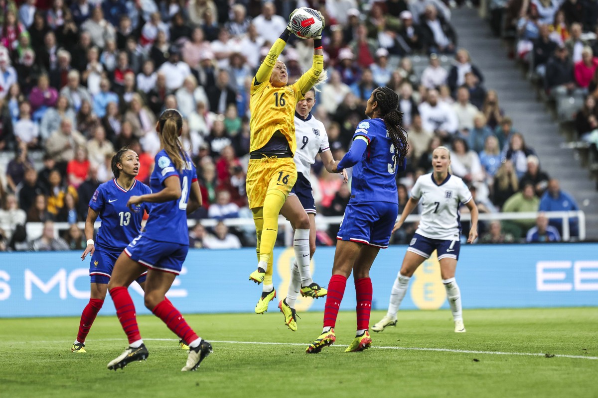 欧洲杯资格赛颁奖典礼圆满落幕,精彩瞬间 欧洲杯资格赛颁奖典礼圆满落幕,精彩瞬间