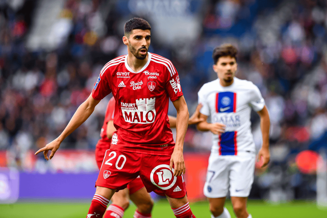 关于圣埃蒂安逼平蒙彼利埃,抢分拼争欧战资格的信息 关于圣埃蒂安逼平蒙彼利埃,抢分拼争欧战资格的信息