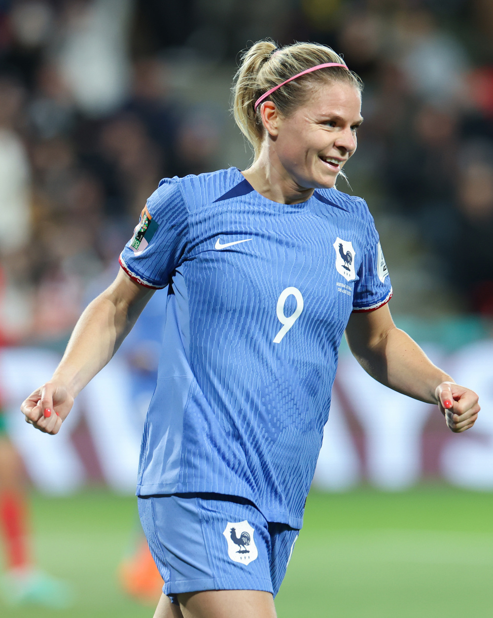 法国女足比赛中获得连胜，排名第一