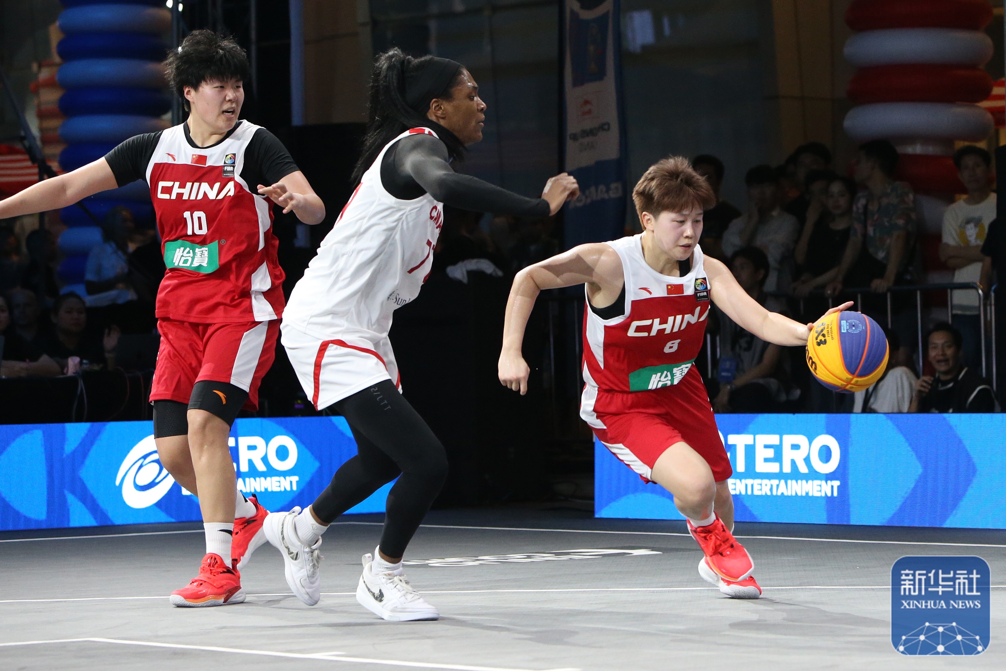 美国女篮实力横扫对手,夺得国际杯冠军 美国女篮实力横扫对手,夺得国际杯冠军