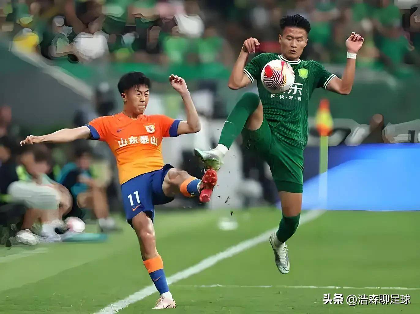 国安球员训练态度认真,备战下轮比赛 国安球员训练态度认真,备战下轮比赛