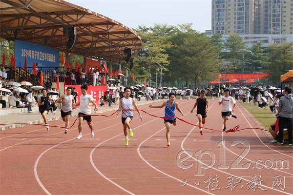 开云体育平台APP-运动员的冲刺瞬间：速度惊艳全场