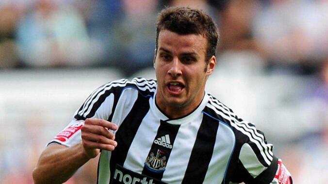 关于伯恩茅斯失利不断，面临保级压力的信息