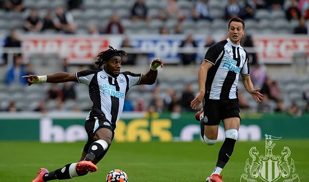 西汉姆联全力冲冠,英超竞争愈发激烈的简单介绍 西汉姆联全力冲冠,英超竞争愈发激烈的简单介绍