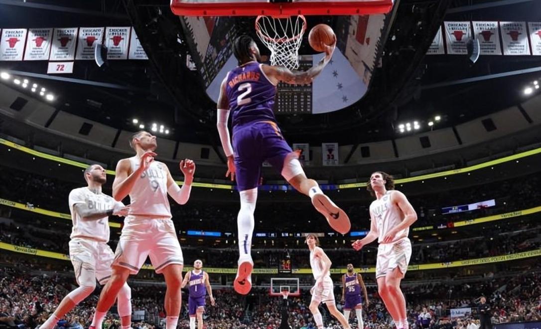 开云平台-太阳队磨合进程获得突破，中锋壮大发