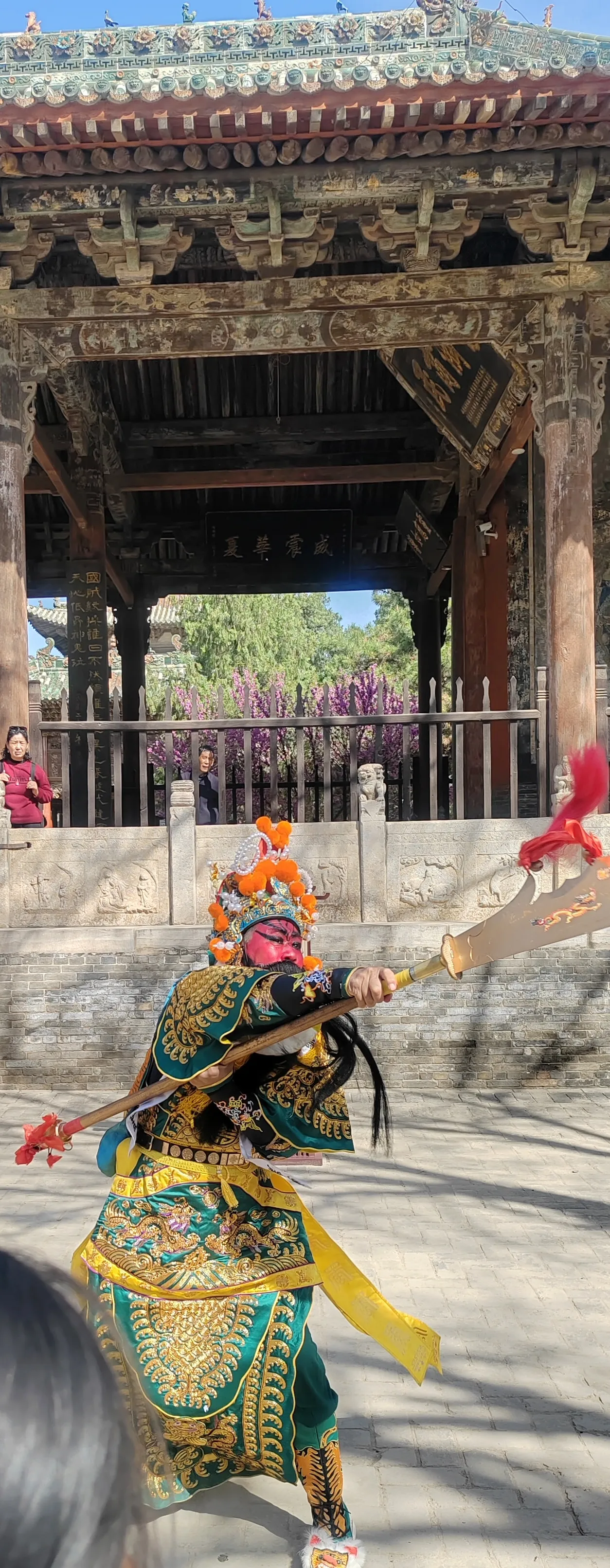 充满悬念的比赛让球迷乐在其中的简单介绍