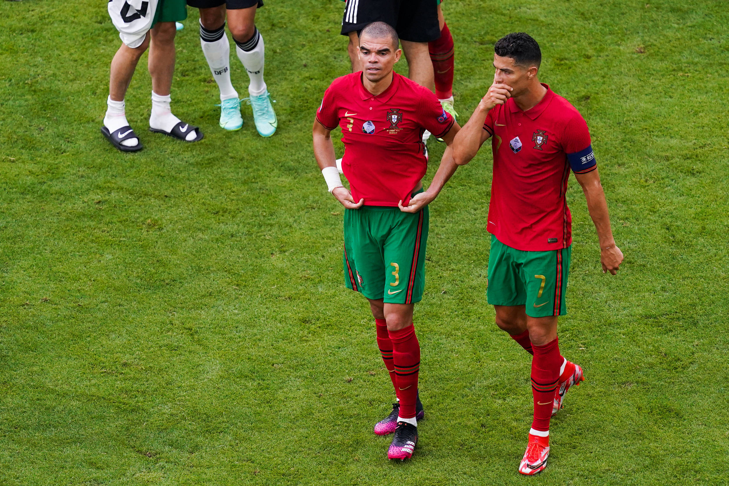 开云官网-法国足球队在欧洲比赛中赢得激动人心的胜利