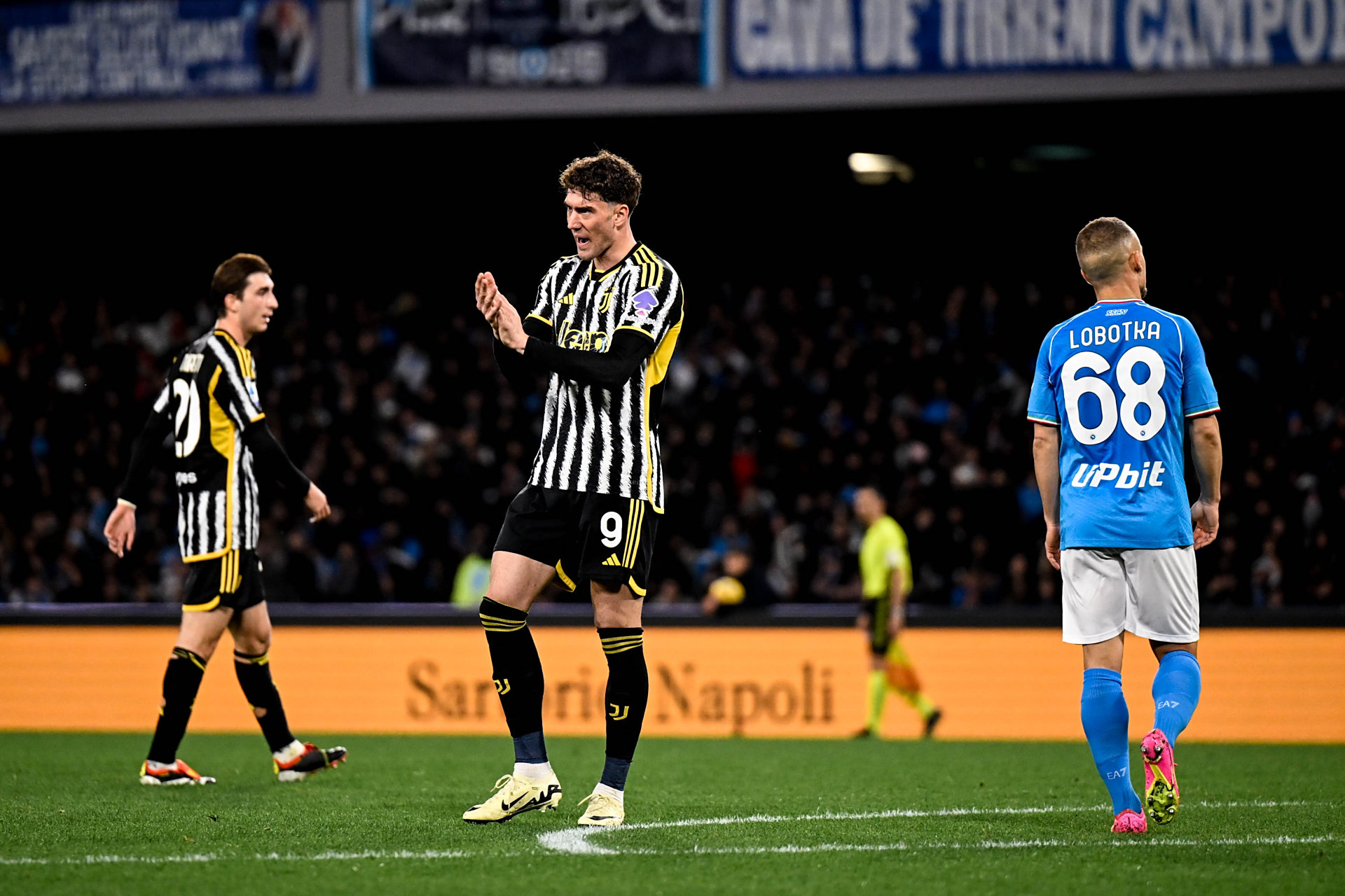 开云体育官方网站-尤文图斯客场逆转那不勒斯，继续领跑