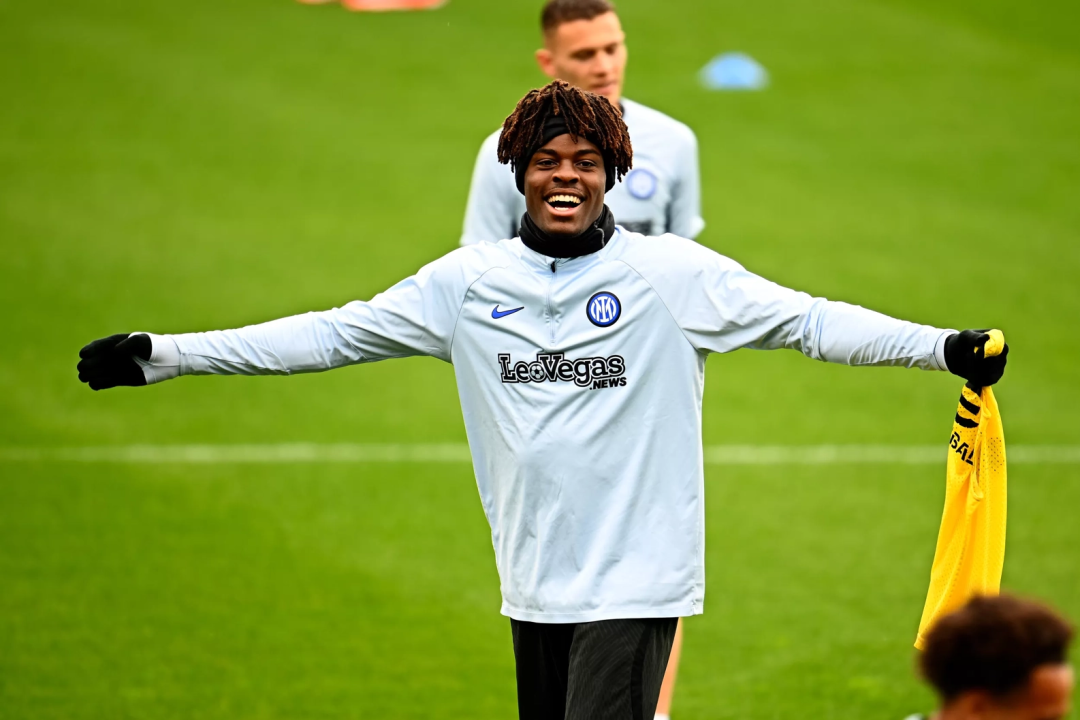 巴里客场不败，获得宝贵一分的简单介绍