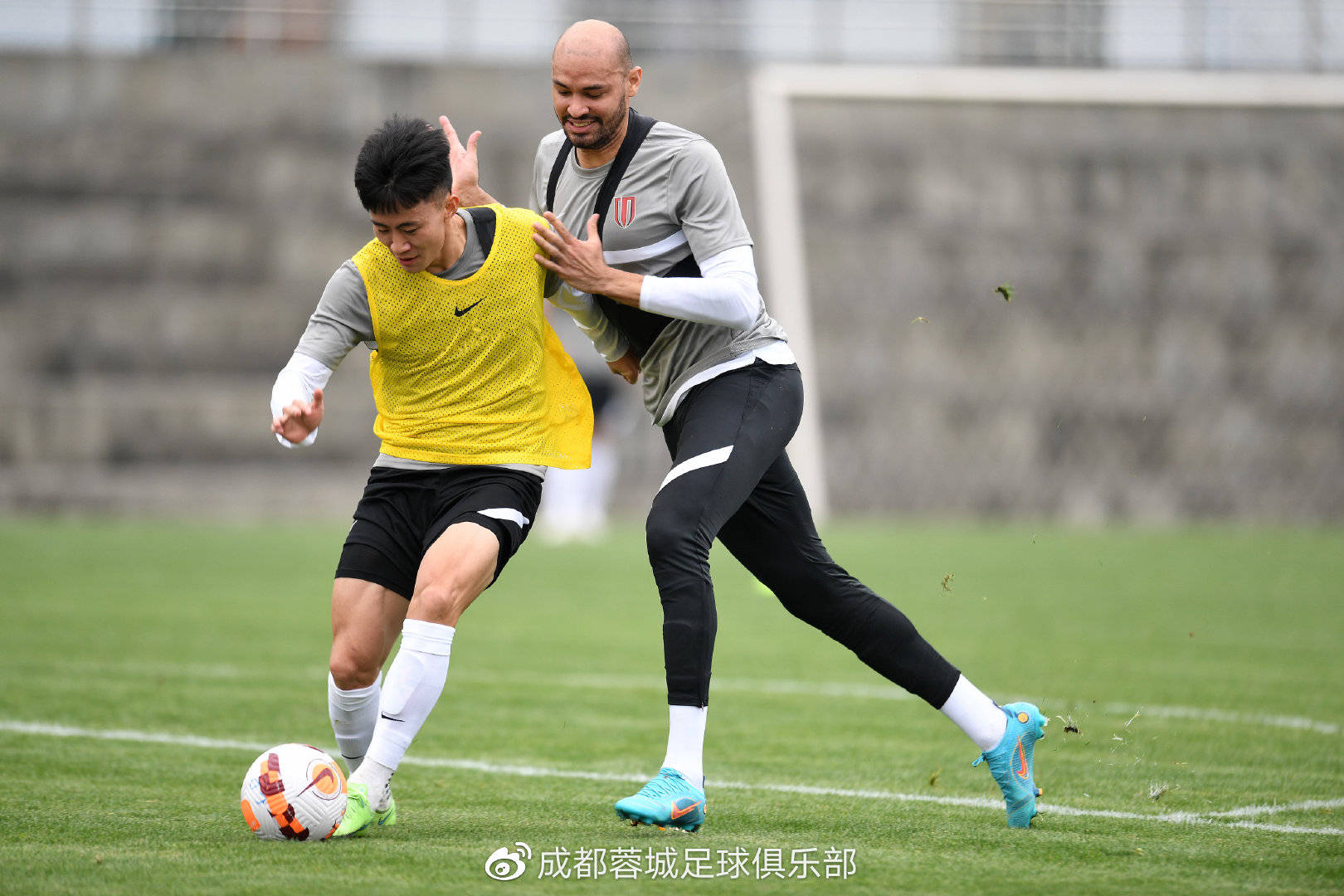 开云平台-球队备战新赛季，战术演练备受重视