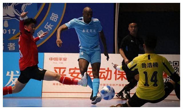 球队备战新赛季，战术演练备受重视