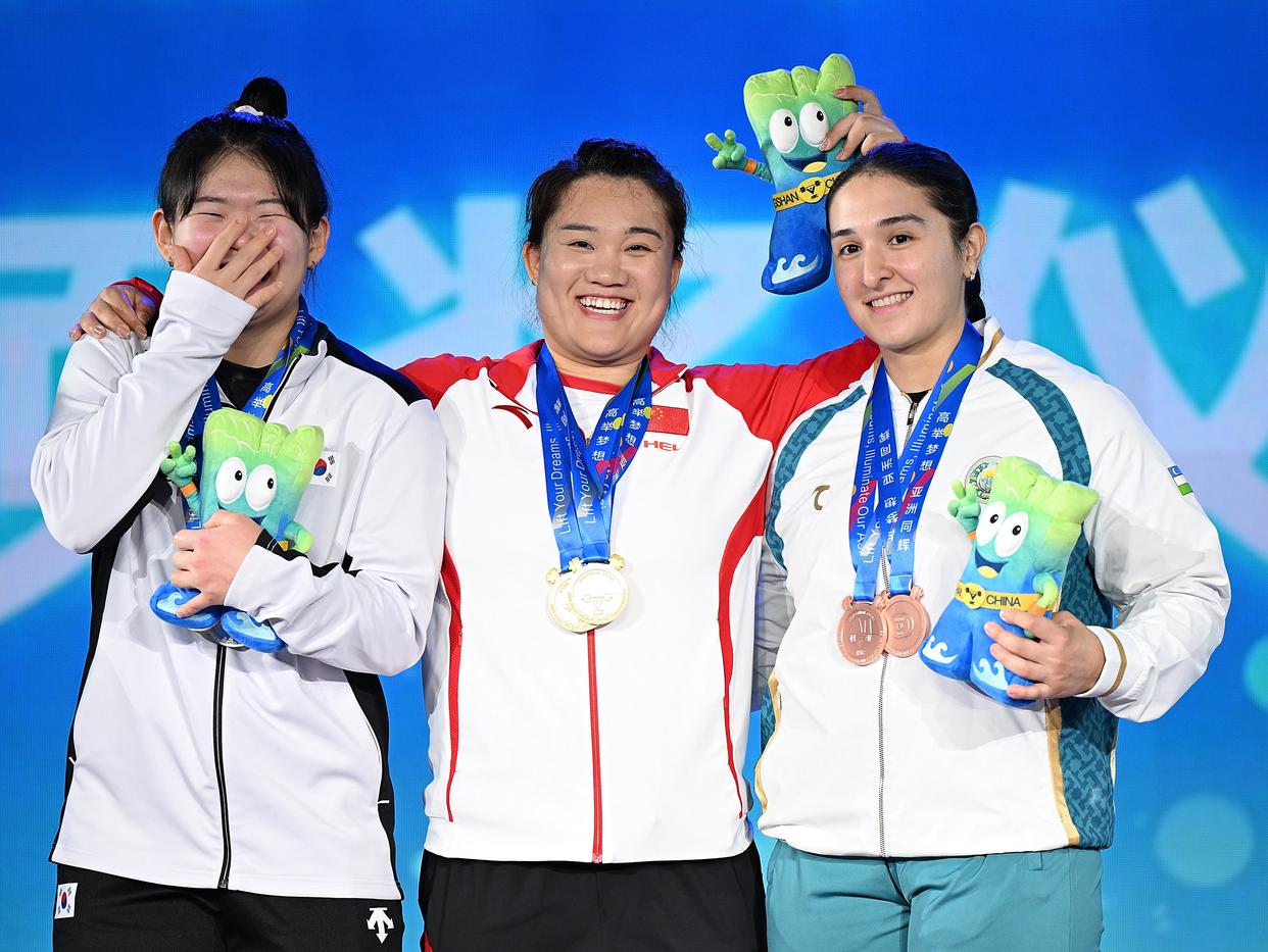 关于尼日利亚举重选手豪取冠军，斩获殊荣的信息