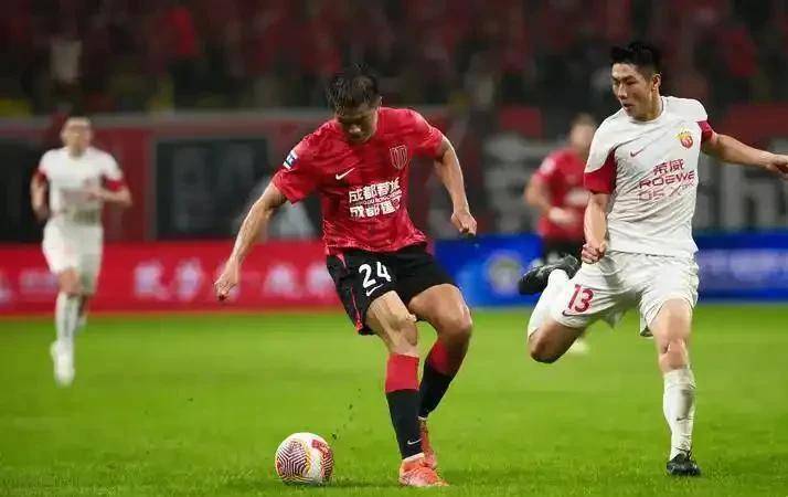 开云官网-大胜之后球队士气高涨，备战接下来的国内联赛