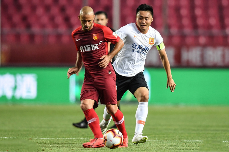 开云体育官网-包含莫里尔威胁不断，球队防线面临考验的词条