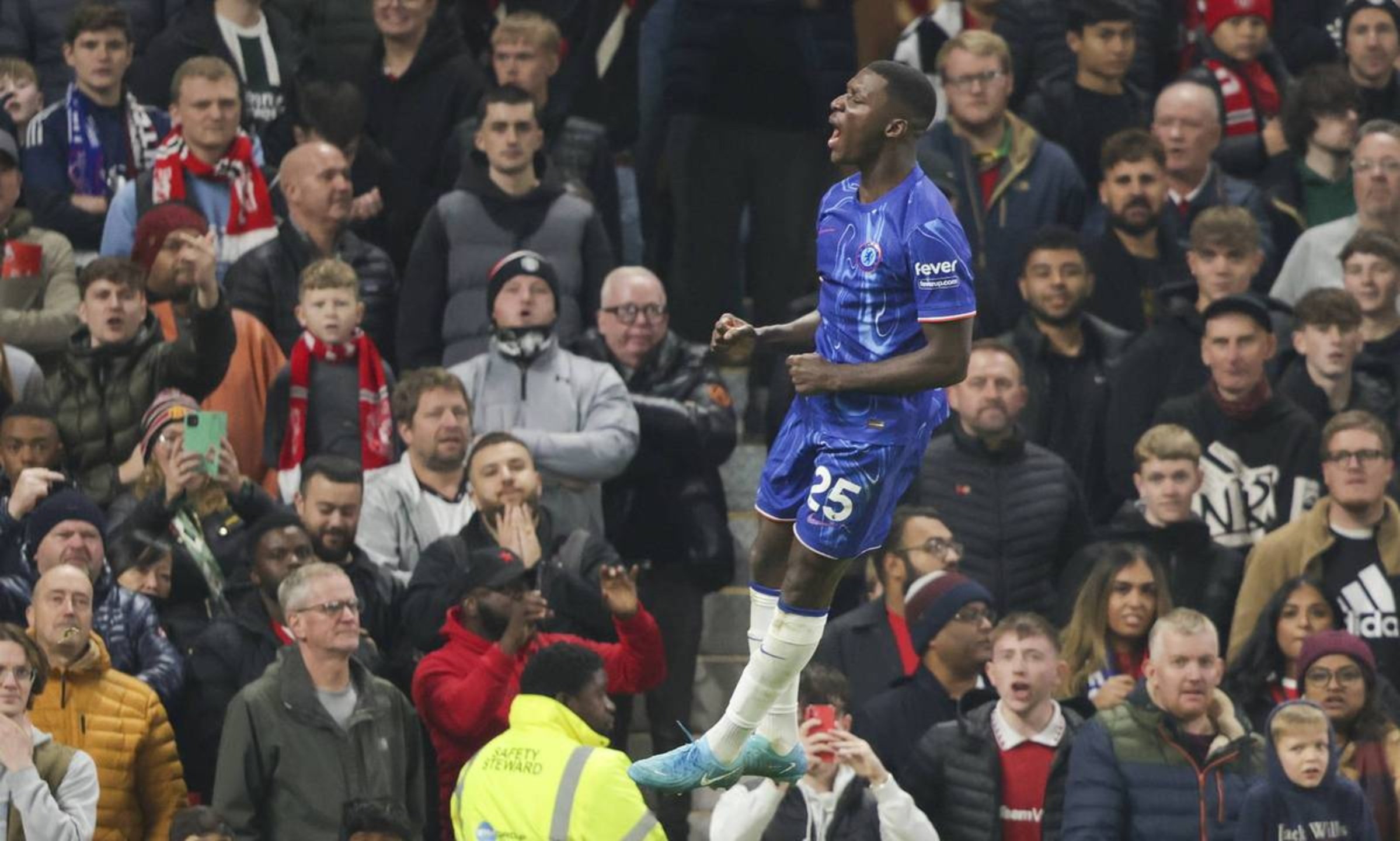 切尔西主场大胜西汉姆，追赶前四位置势头强劲