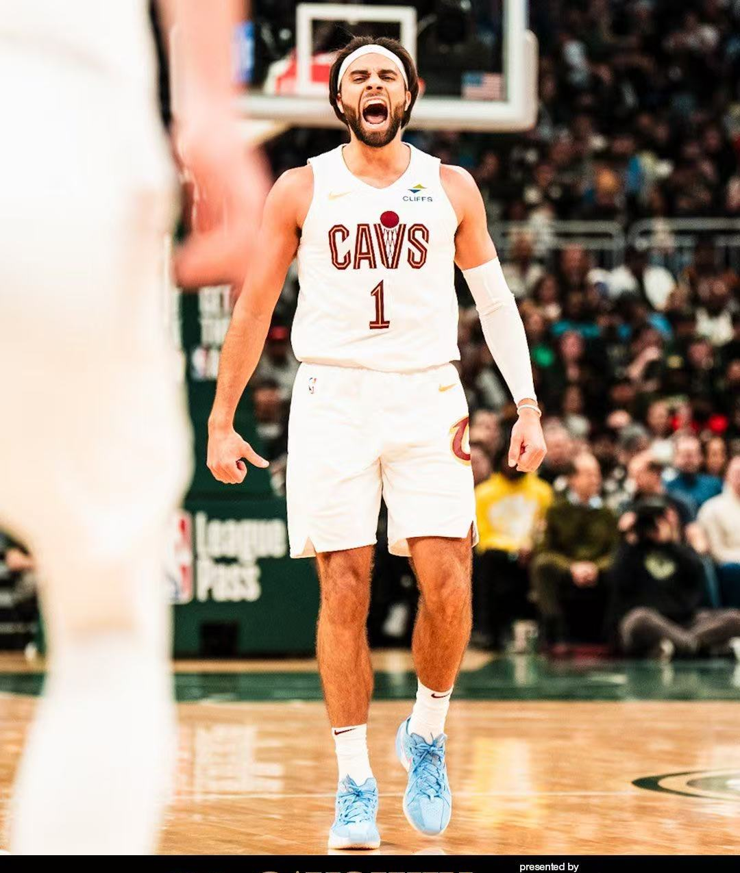 开拓者逆袭雄鹿遭遇劲敌 开拓者逆袭雄鹿遭遇劲敌