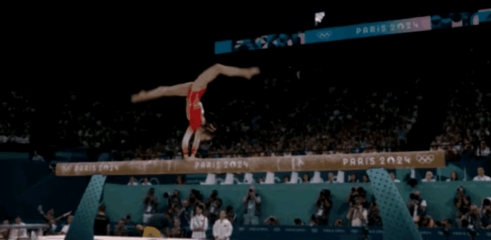 体操决赛震撼开打,巅峰对决引爆全场 体操决赛震撼开打,巅峰对决引爆全场