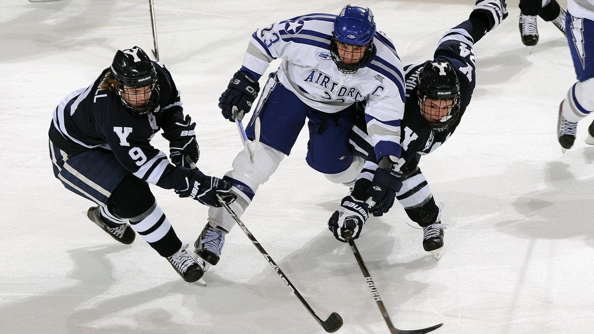 开云体育APP下载-德甲争冠战之夜，莱奥连续得分拉开差距