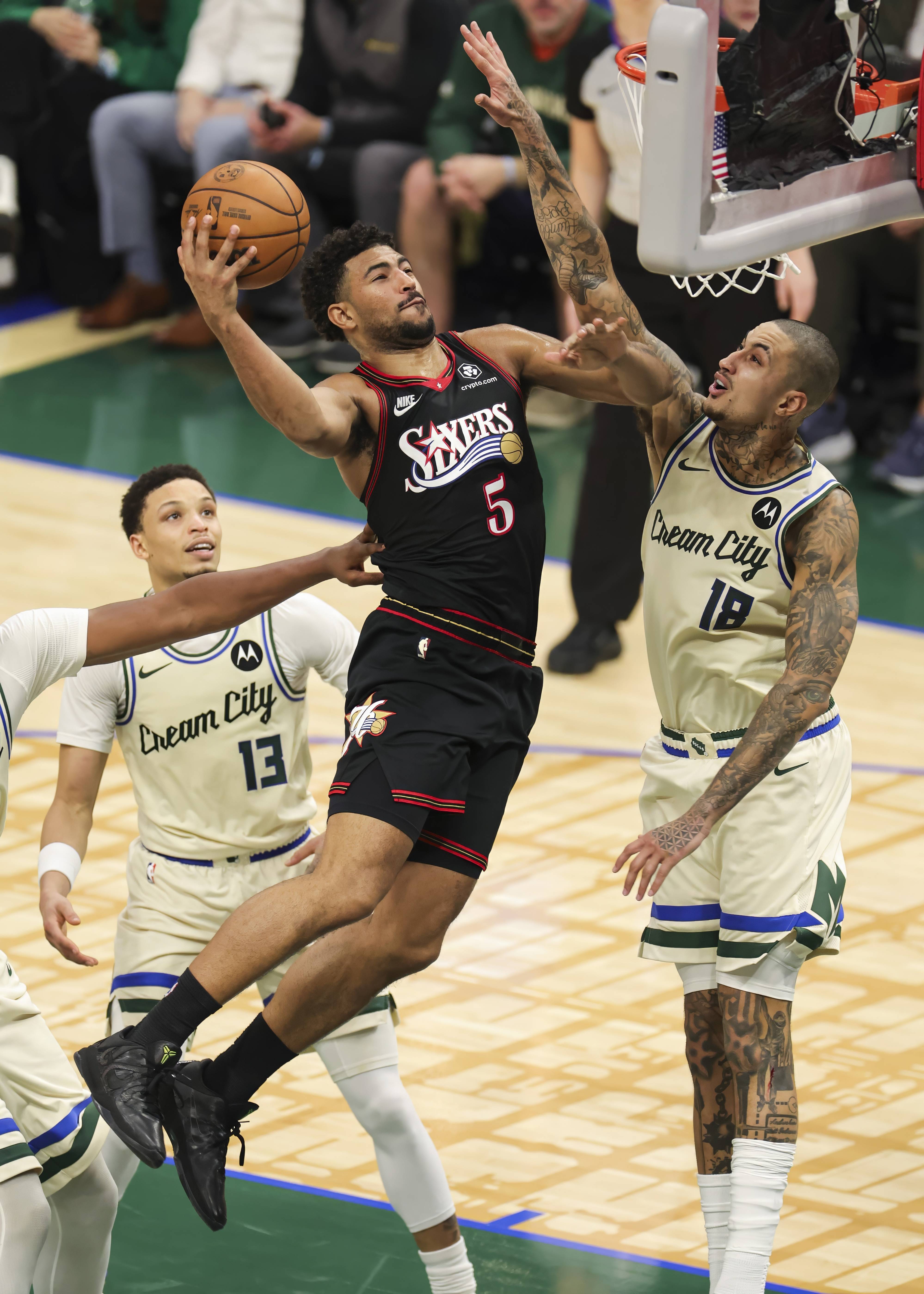 开云官网-F1新赛季揭幕战焦点战，雄鹿决胜局带走快船